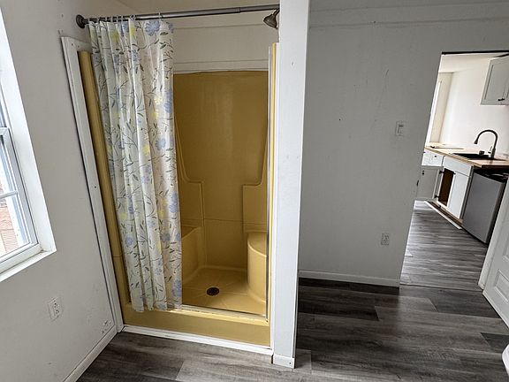 4th image of 169 N Grant St #3