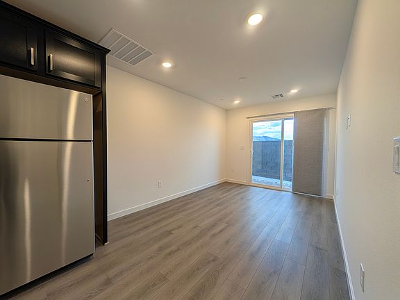 4th image of 9270 Davis Falls Pl