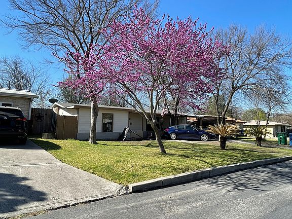3rd image of 138 Savannah Dr