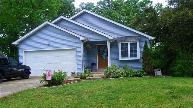 1st image of 75 Elmwood Ct