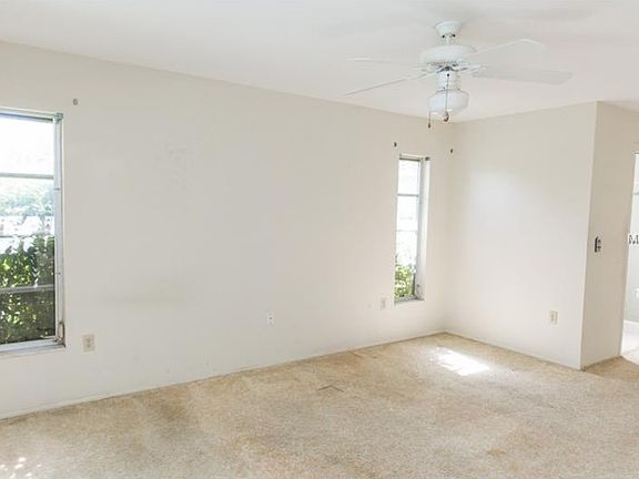 3rd image of 2305 Cass St