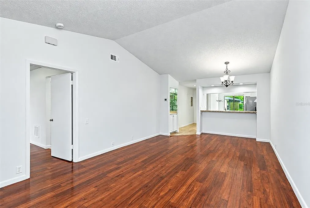 2 bed, 2.0 bath, 1143 sqft, $2,350 — Photo 4