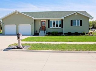 1204 E 9th St, Storm Lake, IA 50588