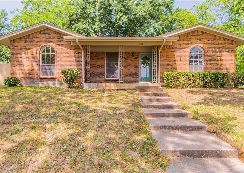 1st image of 1017 Sherwood Dr