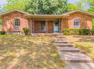1017 Sherwood Dr, Bedford, TX 76022