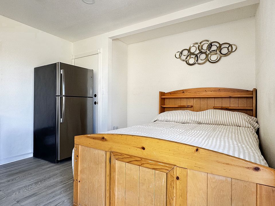 1st image of 401 Lorenzi St