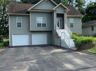 1006 E Oak St, Greenville, IL