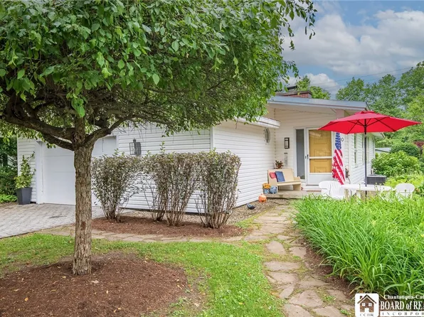 20 Maple Ave, Chautauqua, NY 14722