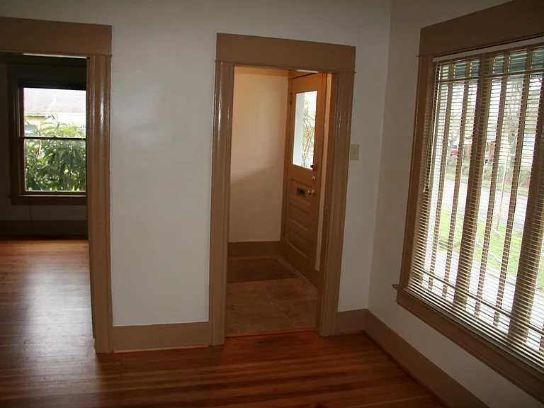 4004 SE 62nd Ave — Photo 4