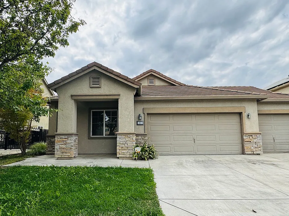 1657 Sugarpine Ct