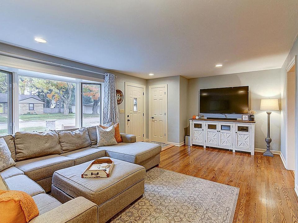1st image of 903 North Oakwood Ave