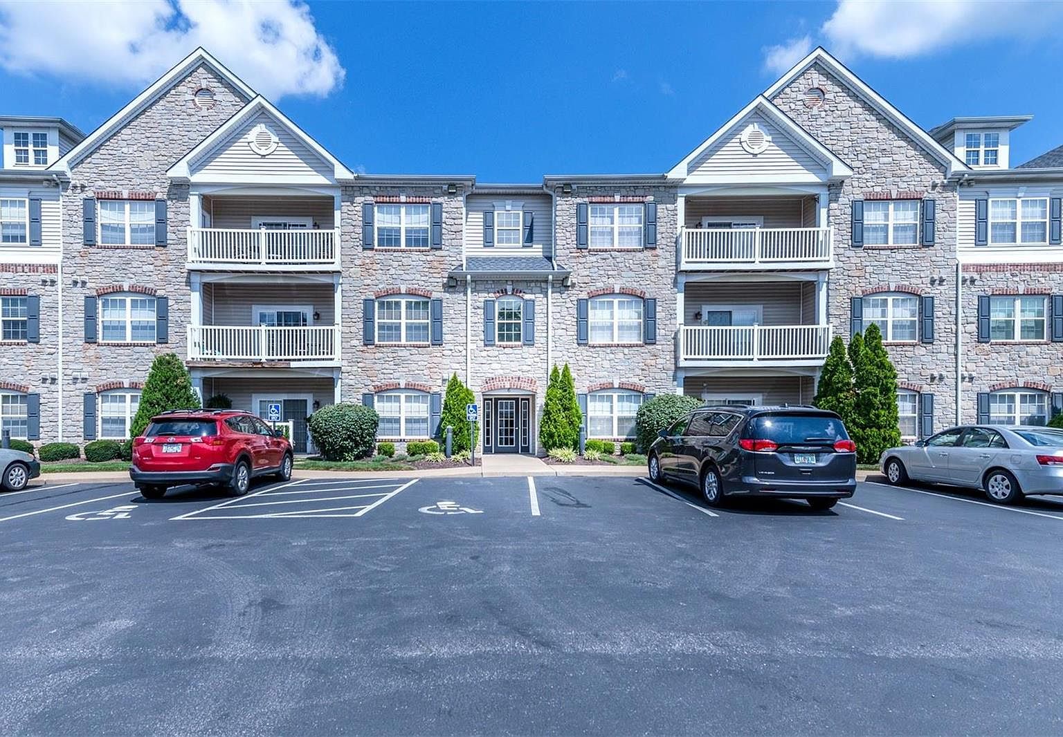 6 Monarch Trace Ct APT 208 Chesterfield MO 63017 Zillow   E6a1f5de714a4d136522b0aae2c53089 Cc Ft 1536 