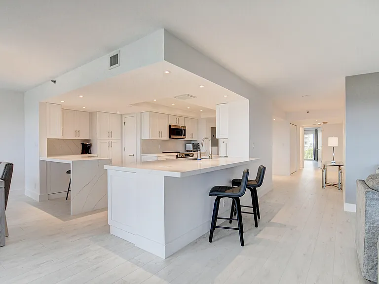 4301 N Ocean Blvd #507 — Photo 9