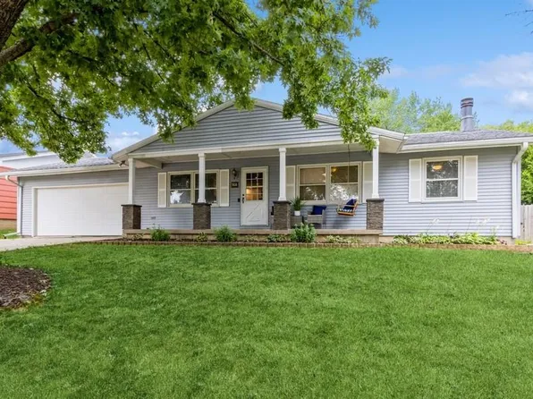 908 Van Dr, Williamsburg, IA 52361