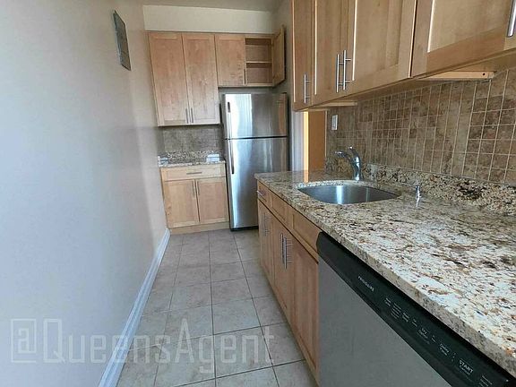 4th image of 41-00 43rd Ave #6F