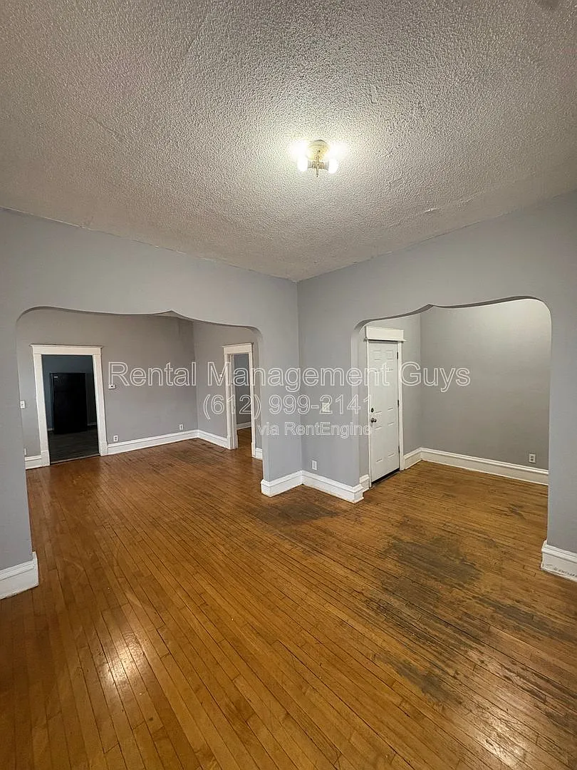 Building Photo - 1015 Humboldt Ave N #2