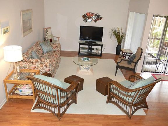 5th image of 619 SE 12th Ave APT 113