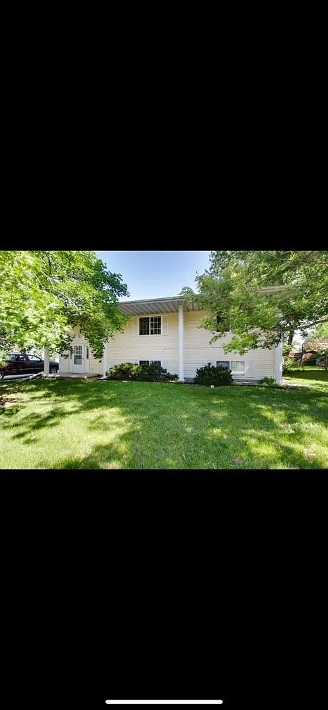 2 bed, 1.5 bath, 1100 sqft, $1,350 — Photo 1