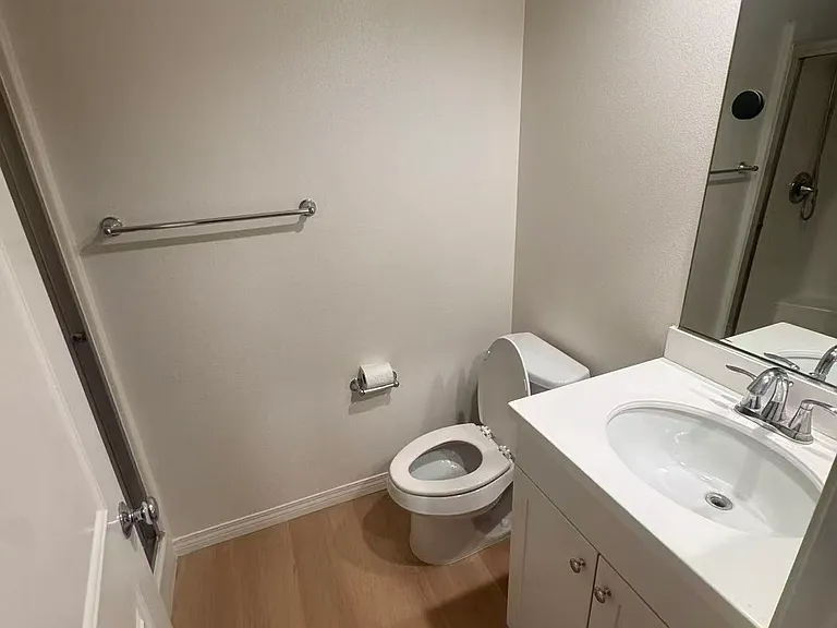 281 N Mar Vista Ave #11 — Photo 8
