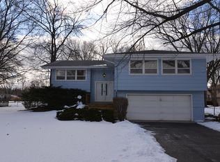 27W153 Knoch Knolls Rd, Naperville, IL 60565