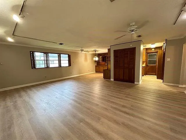 270 Ferndale Ln — Photo 6