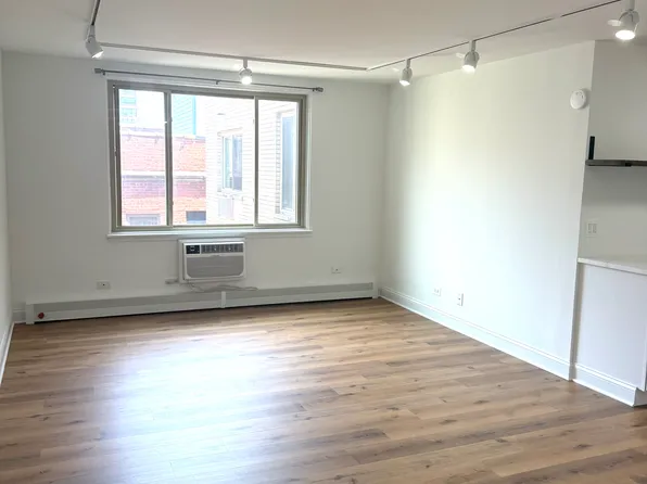 1060 W Hollywood Ave, Chicago, IL 60660