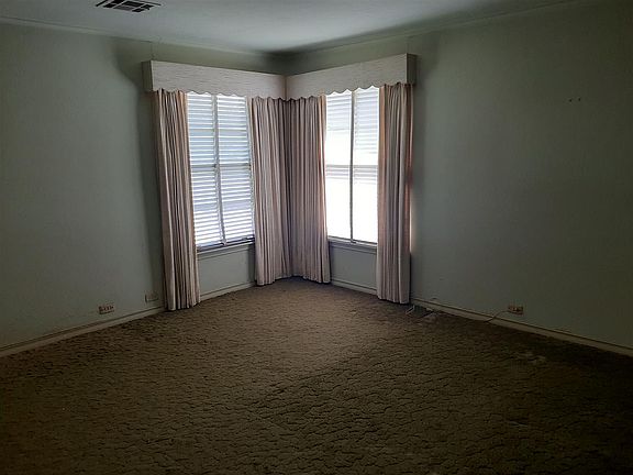 3rd image of 1403 W Jackson St