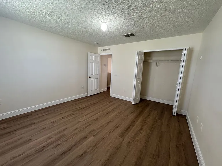 11718 Pethrick Dr — Photo 24