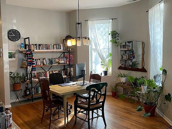 4th image of 2323 N Talman Ave #1