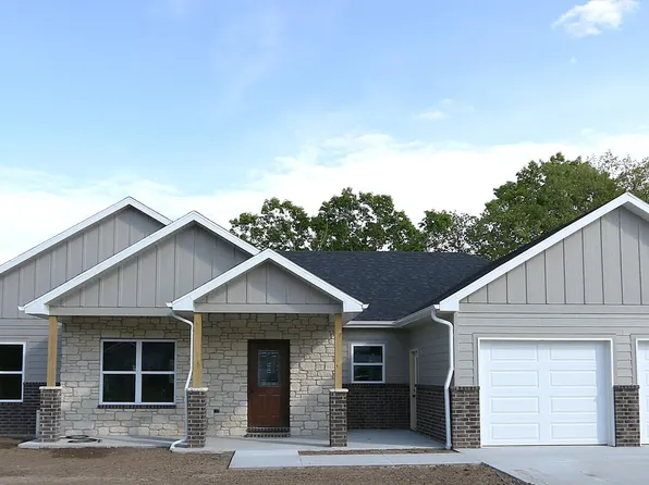 120 Wildfire Ct, Holts Summit, MO 65043