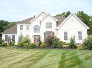 23 Riddle Ct, Asbury, NJ 08802