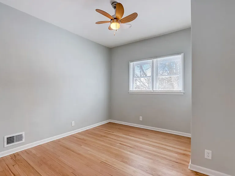 6805 6809 6811 6811a Lloyd Street 2013 #6815-W-2013A — Photo 9