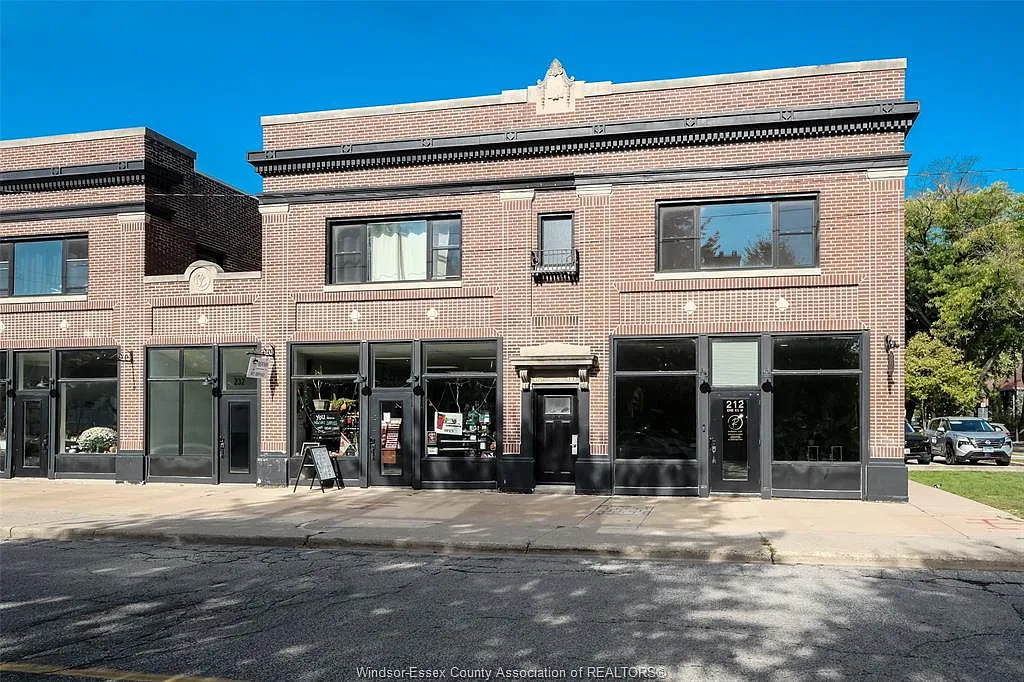 3 bed, $1,700 — Photo 1