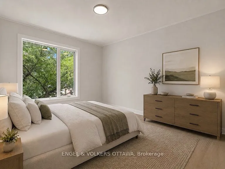 655 Donat St N #10 — Photo 9