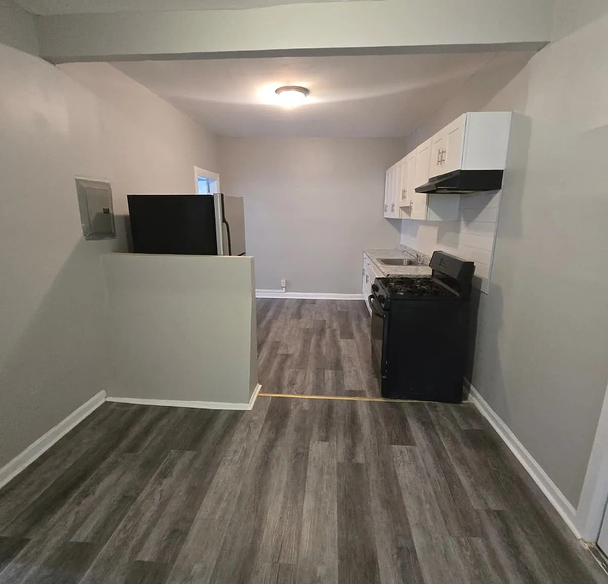 3 bed, $1,800 — Photo 2