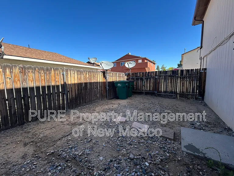 1706 E 23rd St #D — Photo 9