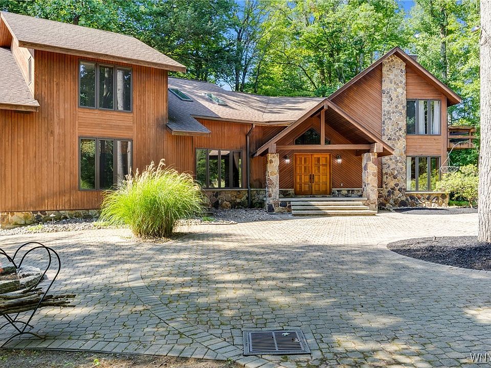 1st image of 44 Timberlake Dr