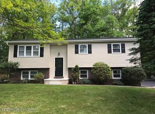39 Bentwood Rd, Drums, PA 18222