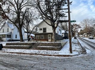 686 34th St, Des Moines, IA 50312