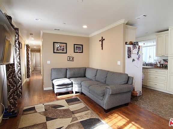 4th image of 11145 Compton Ave