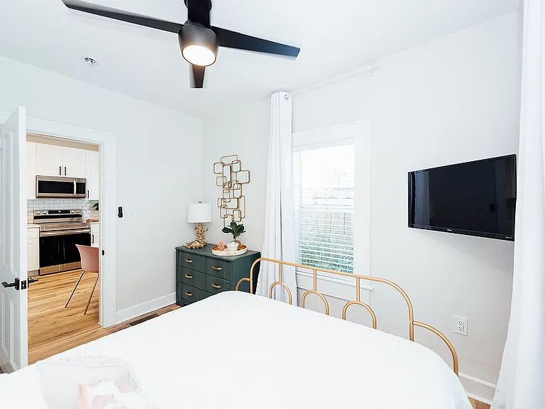 809 10th Ave N #5 — Photo 25