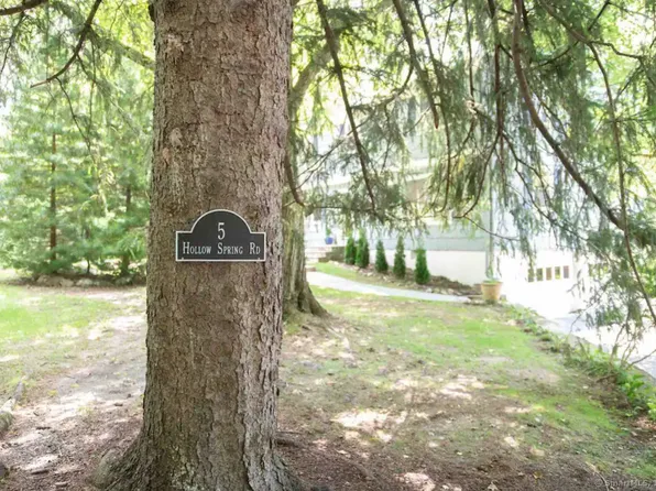 5 Hollow Spring Rd, Norwalk, CT 06854