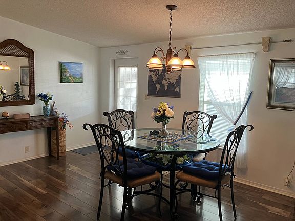 4th image of 429 Caymen Dr