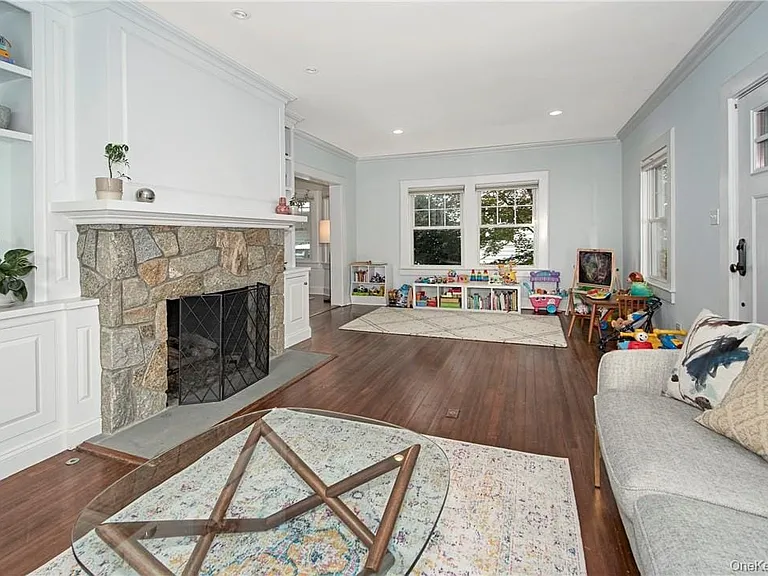18 Elmwood Ave — Photo 7
