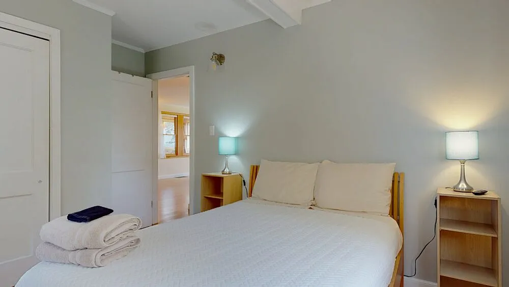 4 bed, 1.5 bath, 1512 sqft, $3,000 — Photo 3