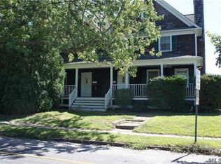 345 Wiggins St, Greenport, NY 11944