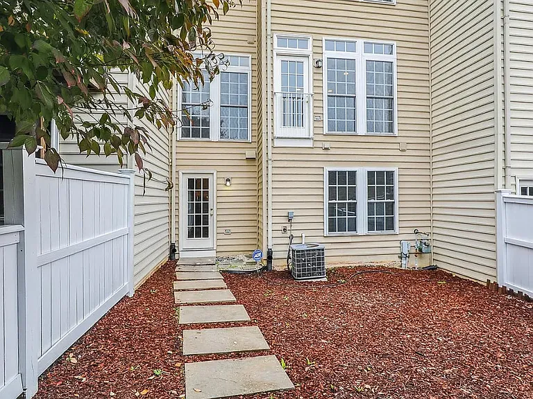 23916 Trading Post Dr — Photo 48