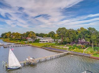 33 Gooseneck Point Rd, Oceanport, NJ 07757