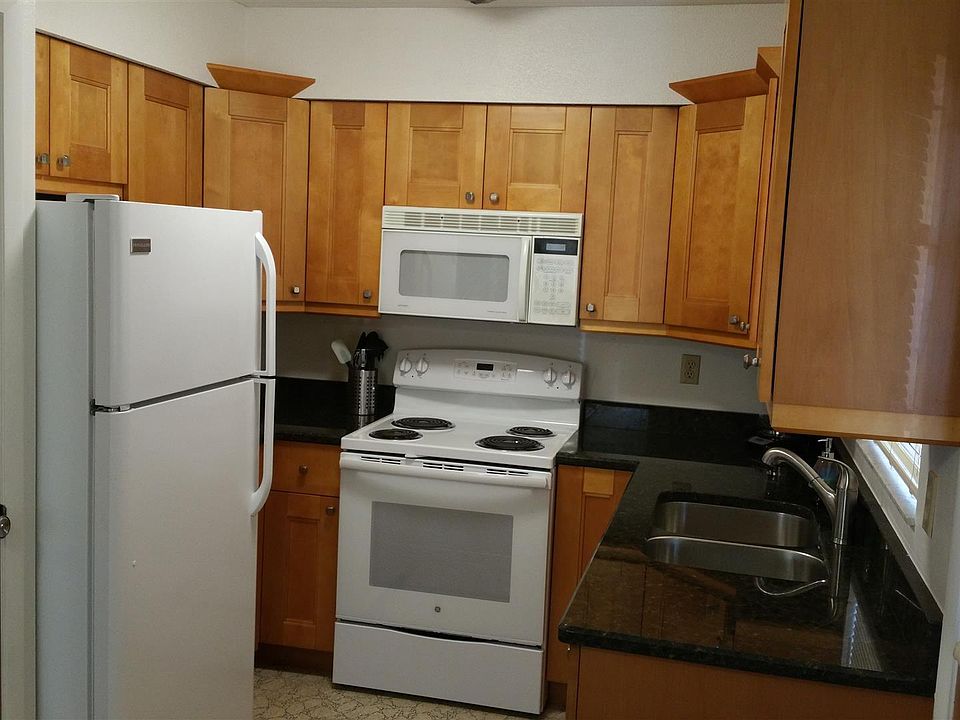 Brand New Fully Stocked Maple and Granite Kitchen