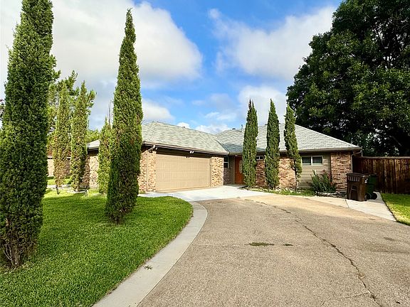 2nd image of 1421 Camelia Dr